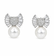 Load image into Gallery viewer, Pavé & Baguette Zirconia Bow Pearl Earrings