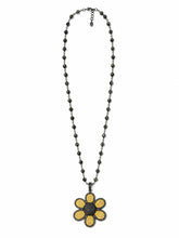 Load image into Gallery viewer, Two Tone Flower Necklace
