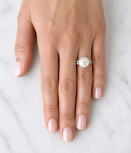 Load image into Gallery viewer, Pearl &amp; Diamond Ring

