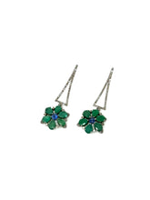 Load image into Gallery viewer, Triangle  Flower
