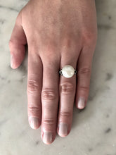 Load image into Gallery viewer, Pearl and Diamonds Ring
