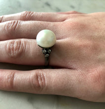 Load image into Gallery viewer, Pearl and Diamonds Ring
