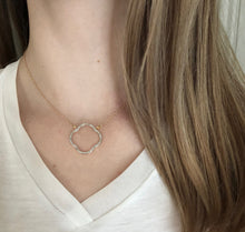 Load image into Gallery viewer, Clover Necklace
